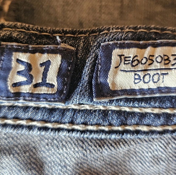 Miss Me faded Slightly distressed jeans - Picture 5 of 6